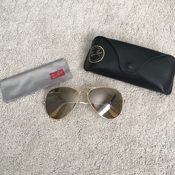 Ray-Ban Aviator Sunglasses - Picture 2 of 4